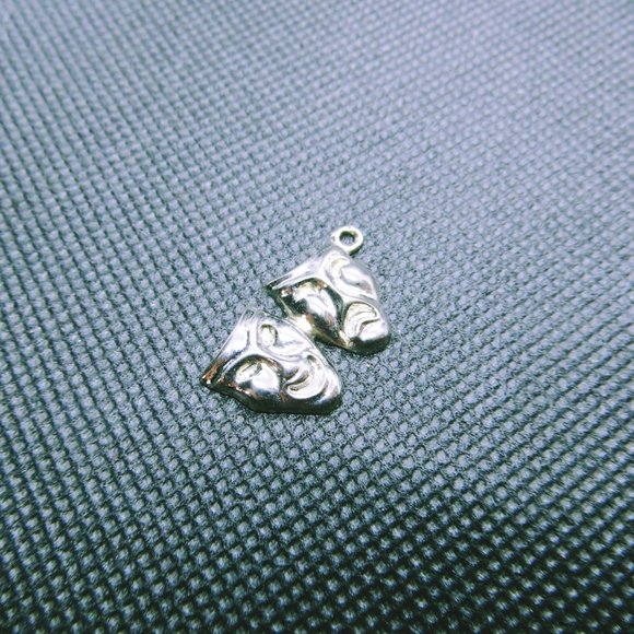 High Luster Sterling Silver Theater Masks Bracelet Charm - Picture 2 of 3